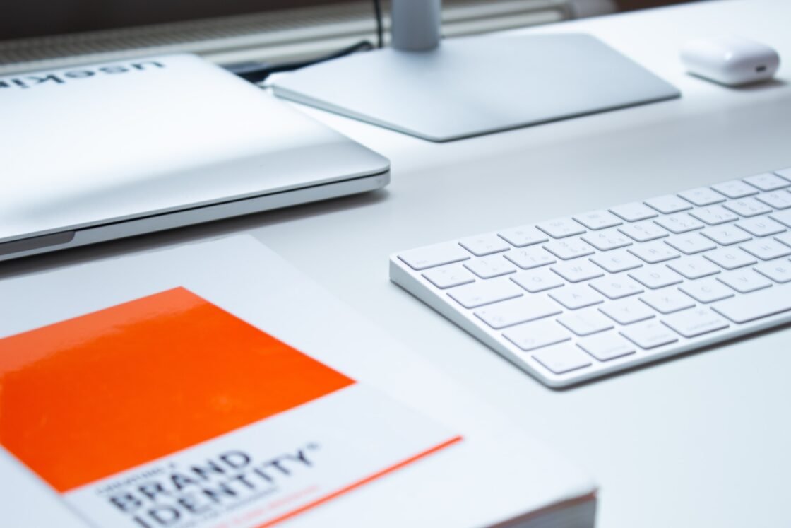 10 Estratégias de branding para construir uma identidade forte e consistente para a sua marca.